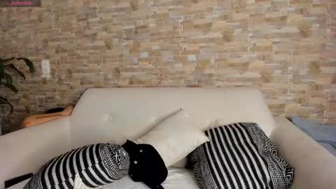 Snapshot of cristina_fernando chatting on December 2024 04:01:02 AM soycriss online show from December 2024 04:01:02 AM