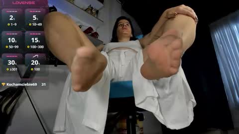 Julieta online show from November 2025 09:59:01 PM