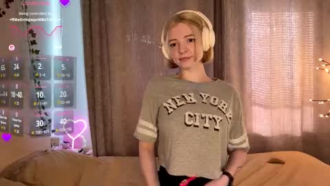 Snapshot of cristinekondo chatting on May 2026 03:09:01 PM Marry online show from May 2026 03:09:01 PM