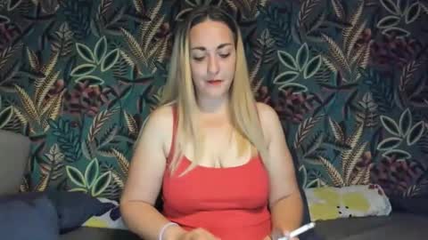 Snapshot of cristinnna chatting on November 2025 05:43:02 AM Cristina online show from November 2025 05:43:02 AM