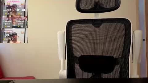 cristopher23  online show from October 2025 04:47:01 PM