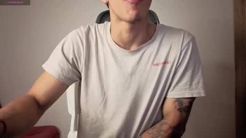 cristopher23  online show from December 2025 09:25:01 AM