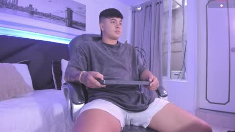 Cristopher online show from December 2025 03:08:02 PM