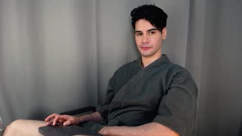 Snapshot of cristopher_vega182 chatting on November 2025 08:19:02 PM cristopher online show from November 2025 08:19:02 PM