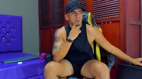 Snapshot of cristophertompson chatting on January 2025 04:05:01 PM Say me Cris online show from January 2025 04:05:01 PM