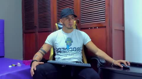 Snapshot of cristophertompson chatting on February 2025 01:01:01 PM Say me Cris online show from February 2025 01:01:01 PM