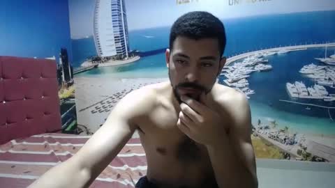 crisyoha4020 online show from September 2025 11:43:01 PM