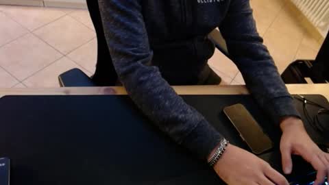 crocken_bisc online show from November 2025 03:48:02 PM