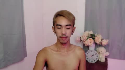 Snapshot of crocodale chatting on October 2025 09:42:01 PM crocodale online show from October 2025 09:42:01 PM