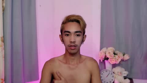 Snapshot of crocodale chatting on November 2025 09:39:02 PM crocodale online show from November 2025 09:39:02 PM