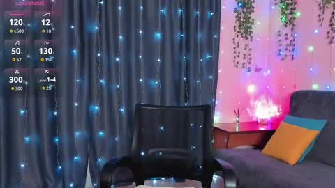 Snapshot of cross_the_line chatting on November 2025 08:55:01 AM xx Amina xx online show from November 2025 08:55:01 AM