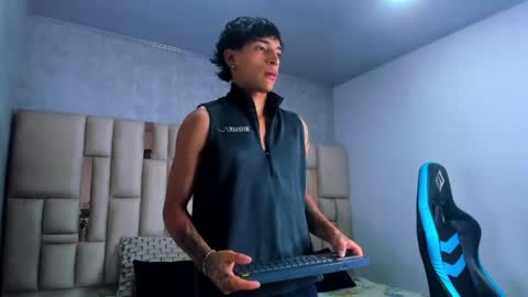 Croy online show from March 2026 06:02:02 PM