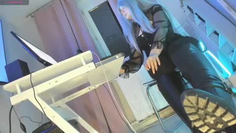 Snapshot of cruel_siren chatting on October 2025 06:58:01 PM Cruel Siren online show from October 2025 06:58:01 PM