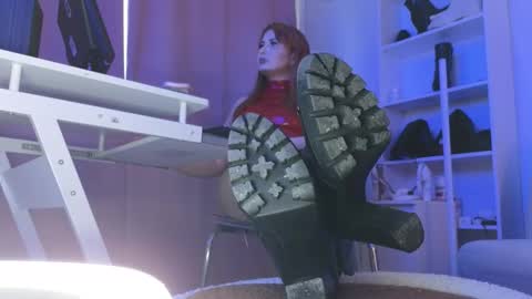 Snapshot of cruel_siren chatting on December 2025 07:04:02 AM Cruel Siren online show from December 2025 07:04:02 AM