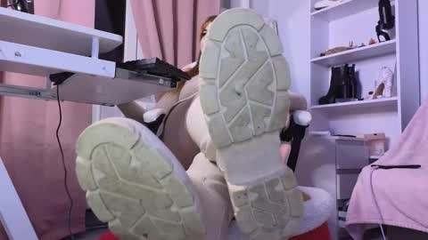 Snapshot of cruel_siren chatting on January 2026 09:17:01 PM Cruel Siren online show from January 2026 09:17:01 PM