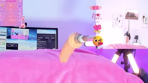 Mia online show from January 2025 09:41:01 PM