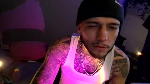 Snapshot of cruz815 chatting on March 2026 06:39:01 AM cruz815 online show from March 2026 06:39:01 AM