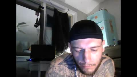 Snapshot of cruz815 chatting on April 2026 04:18:02 AM cruz815 online show from April 2026 04:18:02 AM