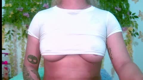 Snapshot of crysrus chatting on July 2026 01:57:01 AM crysrus online show from July 2026 01:57:01 AM