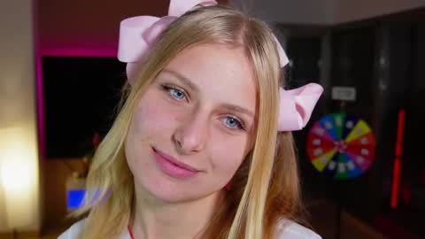 Crystal online show from February 2026 08:45:01 PM