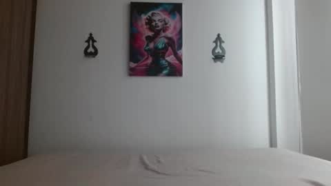 Crystal Blaze online show from May 2026 03:30:02 PM