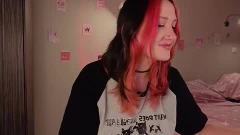 Snapshot of crystalblaze_ chatting on September 2025 07:48:02 PM Grace online show from September 2025 07:48:02 PM