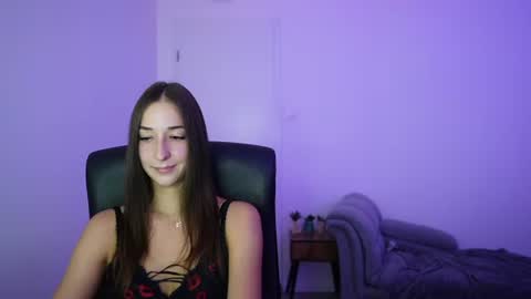 Snapshot of crystalbrunette18 chatting on July 2026 04:35:02 PM Crystalbrunette18 online show from July 2026 04:35:02 PM
