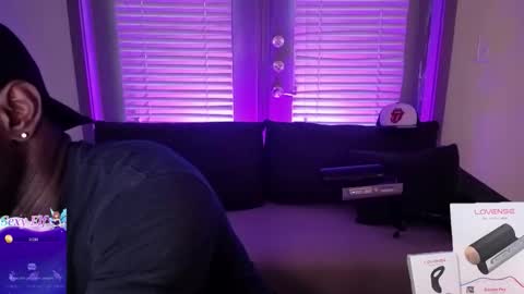 Snapshot of crystalclearstud chatting on February 2026 12:18:02 AM crystalclearstud online show from February 2026 12:18:02 AM