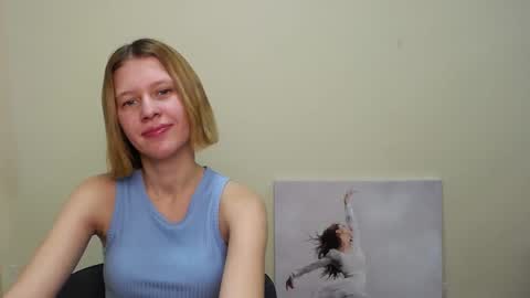 Snapshot of crystalgirl__ chatting on December 2024 10:06:02 AM Stella online show from December 2024 10:06:02 AM