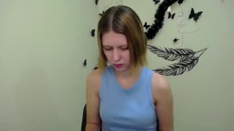 Snapshot of crystalgirl__ chatting on December 2024 10:28:01 AM Stella online show from December 2024 10:28:01 AM