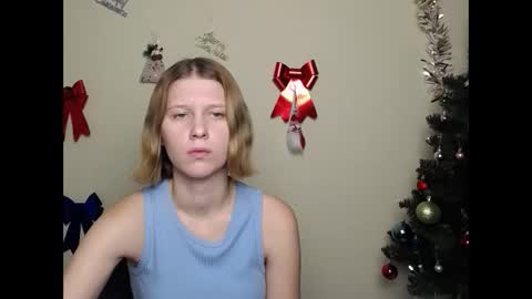 Snapshot of crystalgirl__ chatting on December 2024 05:23:02 PM Stella online show from December 2024 05:23:02 PM