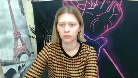 Snapshot of crystalgirl__ chatting on January 2025 07:10:02 AM Stella online show from January 2025 07:10:02 AM