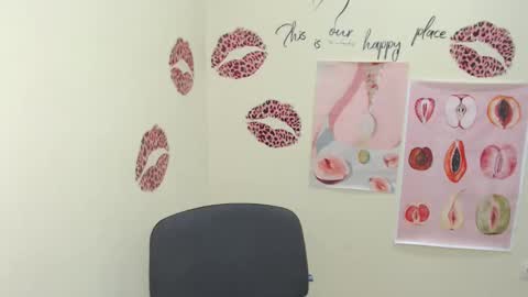 Snapshot of crystalgirl__ chatting on January 2025 06:05:02 PM Stella online show from January 2025 06:05:02 PM