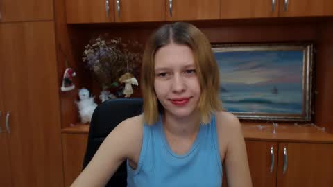 Snapshot of crystalgirl__ chatting on January 2025 12:35:01 PM Stella online show from January 2025 12:35:01 PM