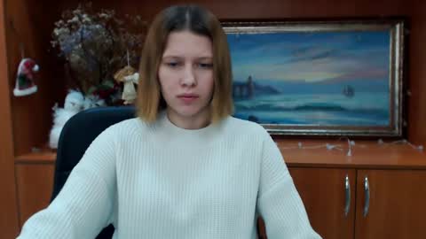 Snapshot of crystalgirl__ chatting on January 2025 10:28:02 AM Stella online show from January 2025 10:28:02 AM