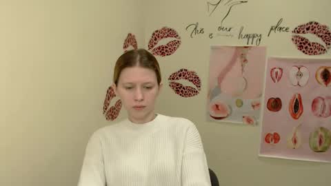 Snapshot of crystalgirl__ chatting on January 2025 10:32:01 AM Stella online show from January 2025 10:32:01 AM