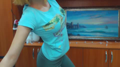 Snapshot of crystalgirl__ chatting on January 2025 08:53:02 AM Stella online show from January 2025 08:53:02 AM