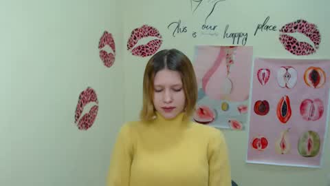 Snapshot of crystalgirl__ chatting on January 2025 07:39:02 AM Stella online show from January 2025 07:39:02 AM