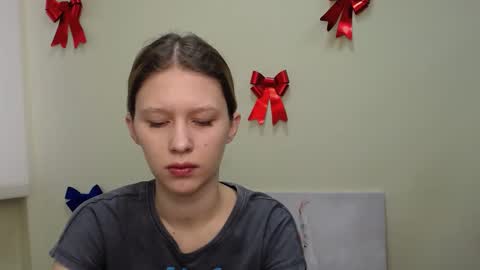 Snapshot of crystalgirl__ chatting on February 2025 07:30:02 AM Stella online show from February 2025 07:30:02 AM