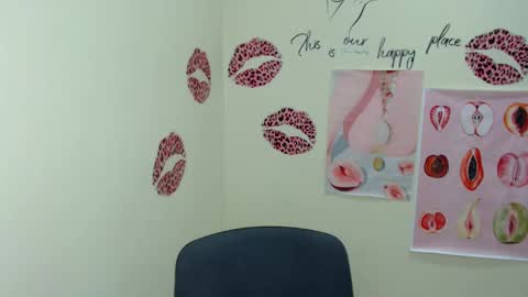 Snapshot of crystalgirl__ chatting on February 2025 04:58:02 PM Stella online show from February 2025 04:58:02 PM