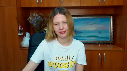 Snapshot of crystalgirl__ chatting on February 2025 01:41:01 PM Stella online show from February 2025 01:41:01 PM