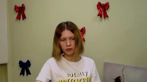 Snapshot of crystalgirl__ chatting on February 2025 05:03:02 PM Stella online show from February 2025 05:03:02 PM