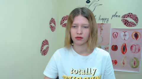 Snapshot of crystalgirl__ chatting on February 2025 08:11:02 AM Stella online show from February 2025 08:11:02 AM