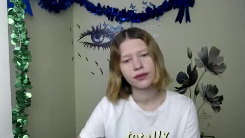 Snapshot of crystalgirl__ chatting on February 2025 07:12:02 AM Stella online show from February 2025 07:12:02 AM