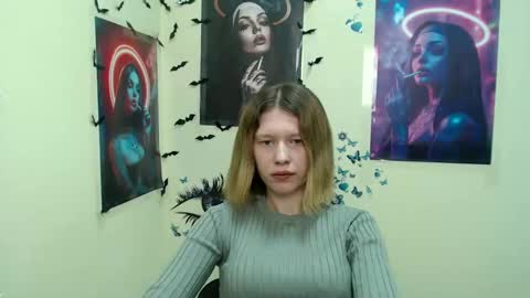 Snapshot of crystalgirl__ chatting on March 2025 04:17:01 PM Stella online show from March 2025 04:17:01 PM