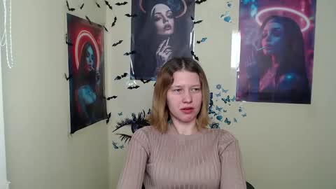 Snapshot of crystalgirl__ chatting on March 2025 10:18:02 AM Stella online show from March 2025 10:18:02 AM