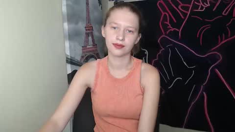 Snapshot of crystalgirl__ chatting on September 2025 06:15:02 AM Stella online show from September 2025 06:15:02 AM