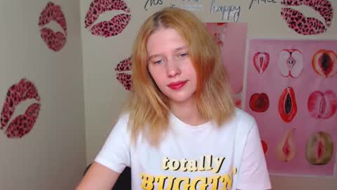 Snapshot of crystalgirl__ chatting on September 2025 06:53:01 PM Stella online show from September 2025 06:53:01 PM