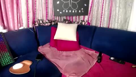 crystaljes online show from April 2026 06:05:01 PM