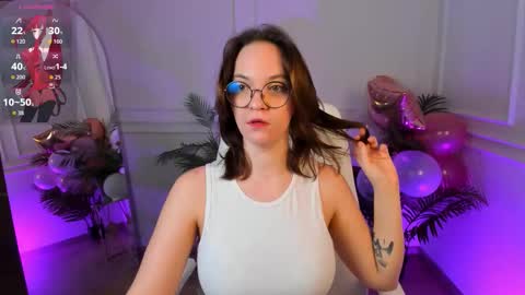 Snapshot of crystallglow chatting on February 2026 09:53:02 PM Kitty online show from February 2026 09:53:02 PM